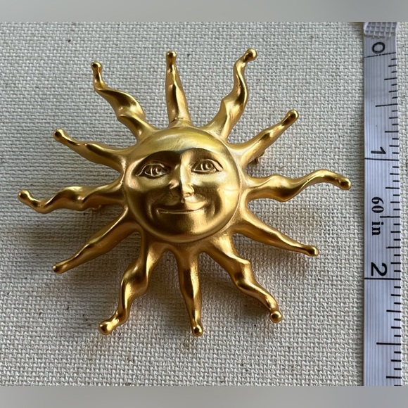Vintage Gold Sun Face Brooch – 2.75” Statement Pin - Picture 3 of 3